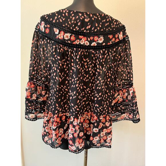 Fever Shear Black Floral Peasant Blouse Crochet Neckline Bell Sleeves Sz XL Boho - Picture 2 of 4